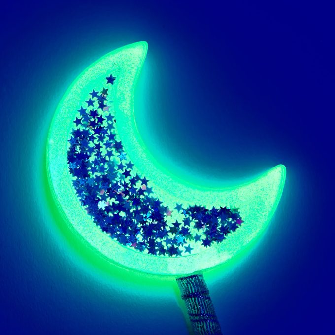 Claire's Club Silver Crescent Moon Glow in the Dark Wand