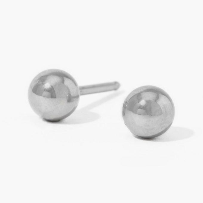 Stainless Steel 4mm Ball Studs Ear Piercing Kit with Ear Care Solution